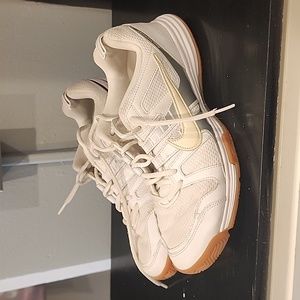 Nike Women's Sneakers in White and Cream